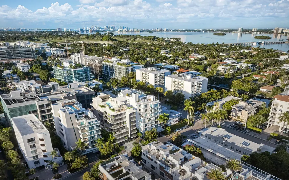 Aerial view — Alma Bay Harbor Bay Harbor Islands in Surfside