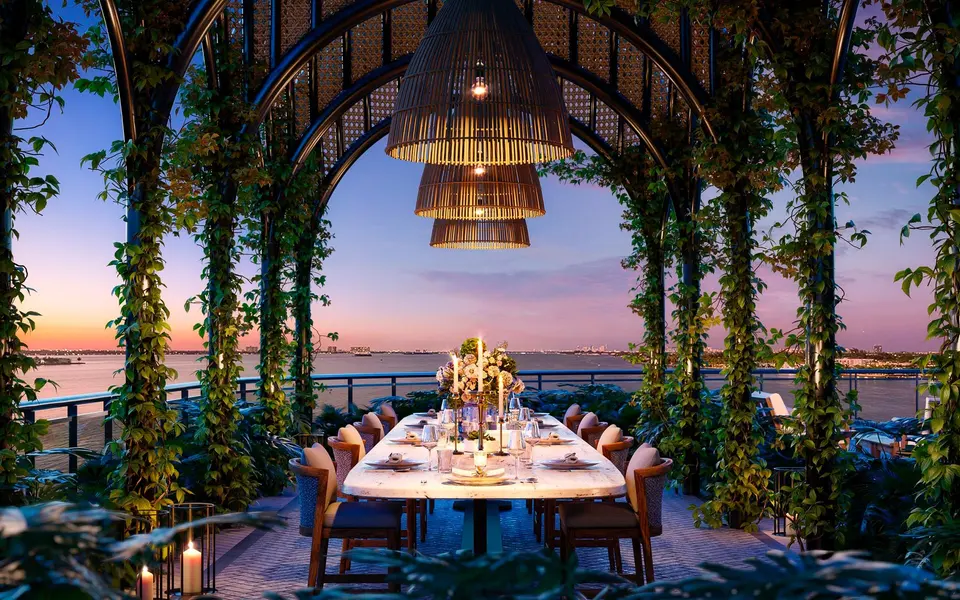 Dining room — Continuum Club & Residences North Bay Village in Miami Beach